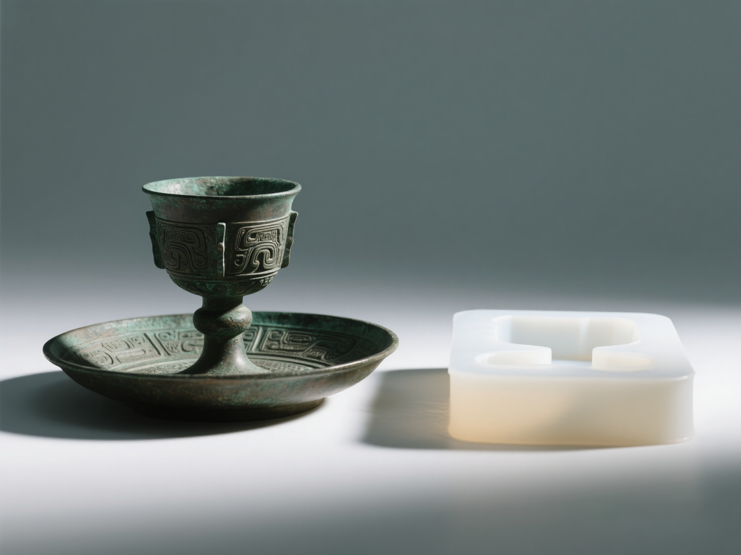 Wallpaper · Bronze & Silicone